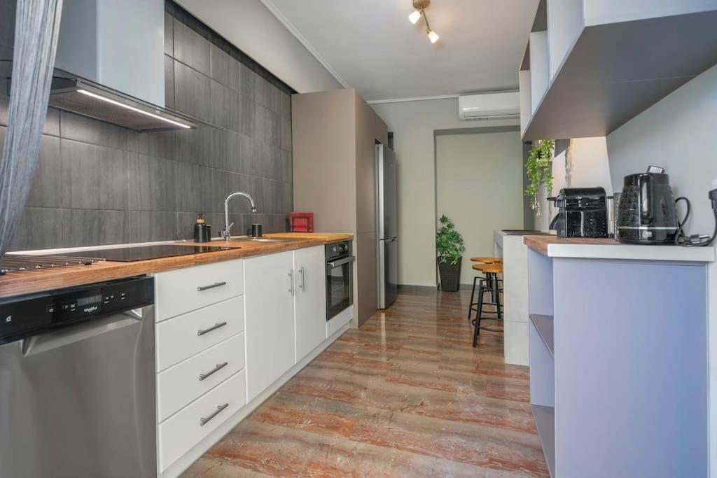 Beautiful Apt In Glyfada Center, Papandreou Street Athen Exterior foto
